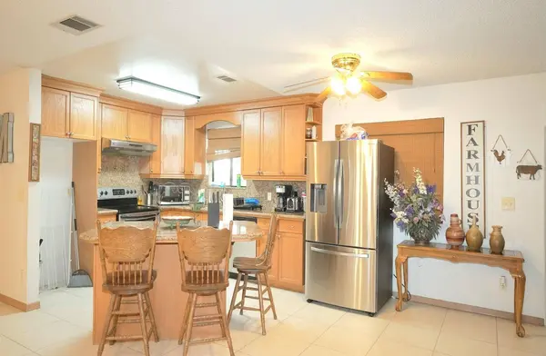 1261 E Adams AVE, Fresno, CA 93725