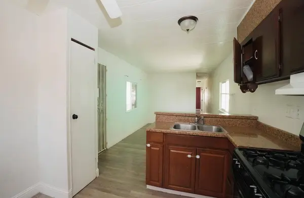 2317 S Chestnut AVE #SPC 8, Fresno, CA 93725