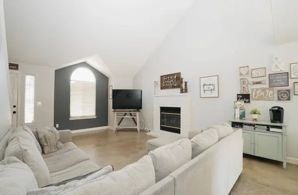 1565 E Lester AVE, Fresno, CA 93720