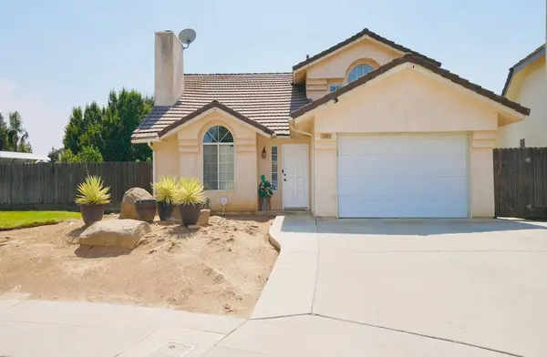 1565 E Lester AVE, Fresno, CA 93720