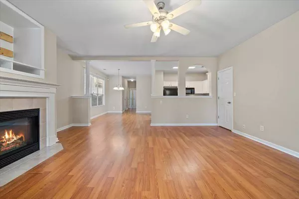 138 ISLAND BLUFF DR, Memphis, TN 38103