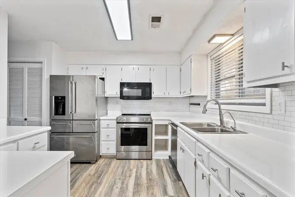 947 HUNTERS RETREAT DR, Collierville, TN 38017