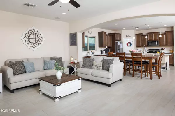 6638 W SONOMA Way, Florence, AZ 85132