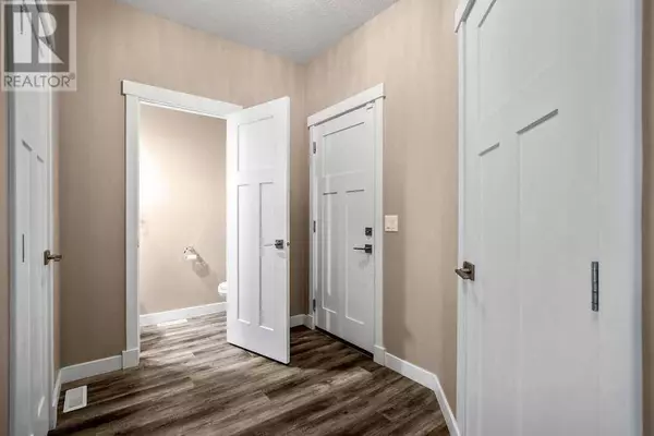 1918 High Park Circle NW, High River, AB T1V0E7