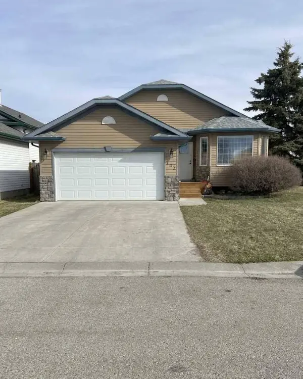 402 Highwood Village PL NW, High River, AB T1V 1W1