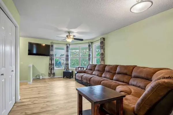 1010 Prairie Sound CIR NW, High River, AB T1V2A5