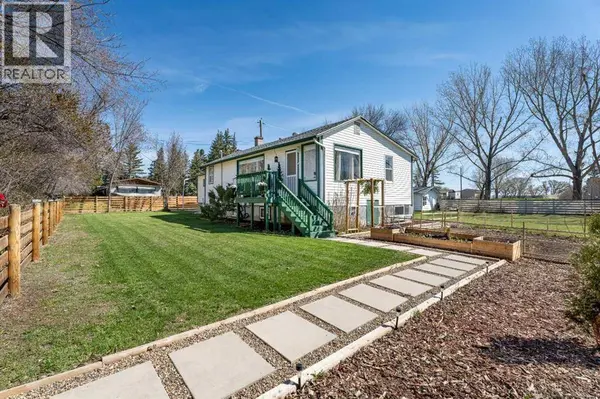 606 4 Street, Bassano, AB T0J0B0