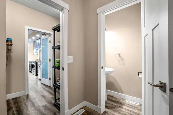 1918 High Park CIR NW, High River, AB T1V 0E7