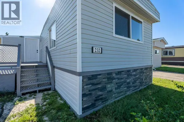 232 Polar Avenue NE, High River, AB T1V1J5