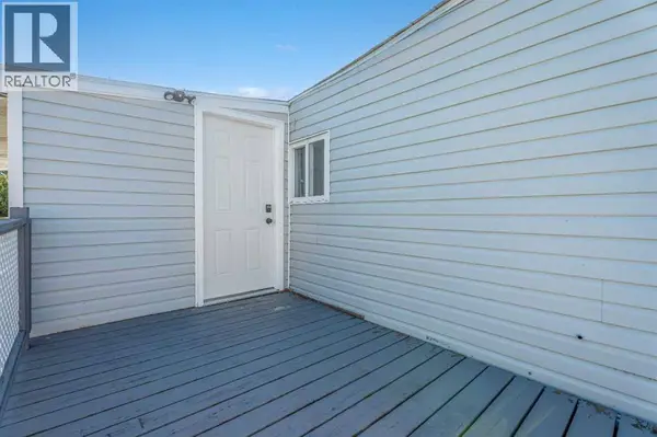 232 Polar Avenue NE, High River, AB T1V1J5