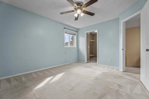 255 Prestwick Acres LN SE, Calgary, AB T2Z3X9
