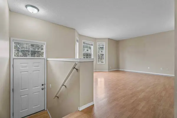 255 Prestwick Acres LN SE, Calgary, AB T2Z3X9