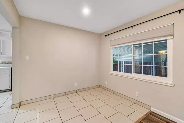 1314 W Weldon AVE, Fresno, CA 93705