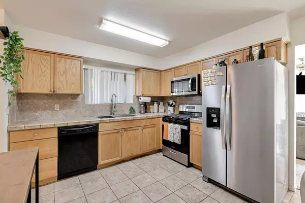 3097 W Santa Ana AVE, Fresno, CA 93722