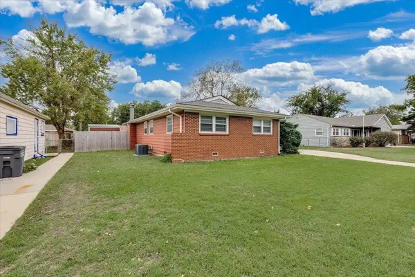 2225 W 25th St N, Wichita, KS 67204