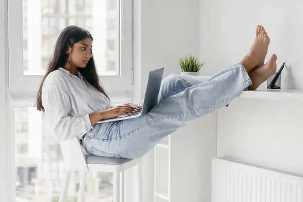Renting vs. Buying: Which Is Right for You in Today’s Market? 🤔,Lisa Contreras