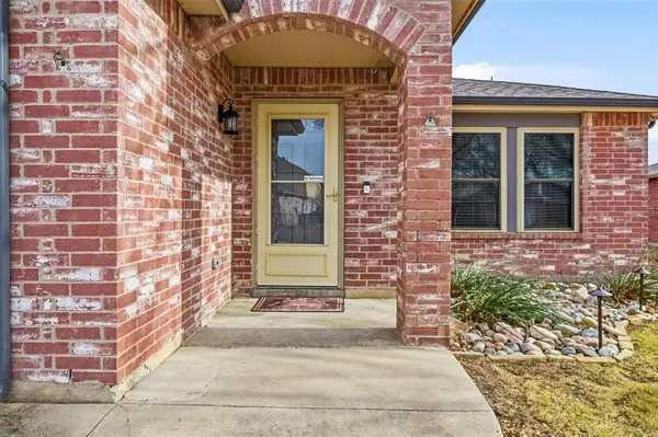 2516 Red Oak Drive, Little Elm, TX 75068