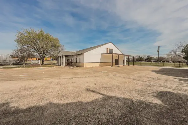 5704 James Avenue, Fort Worth, TX 76134