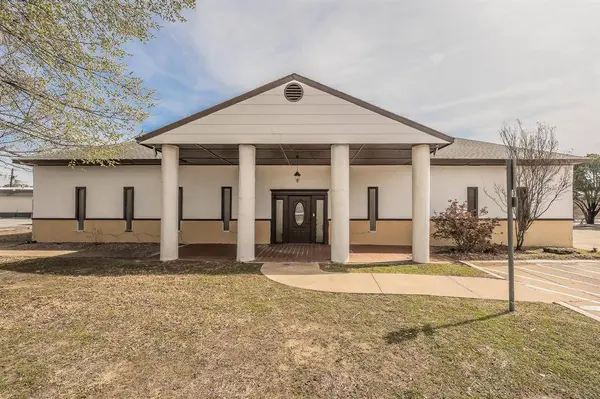 5704 James Avenue, Fort Worth, TX 76134