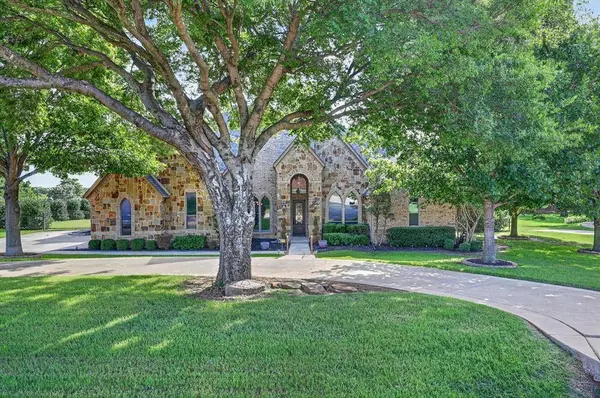 2313 Sandstone Court, Burleson, TX 76028