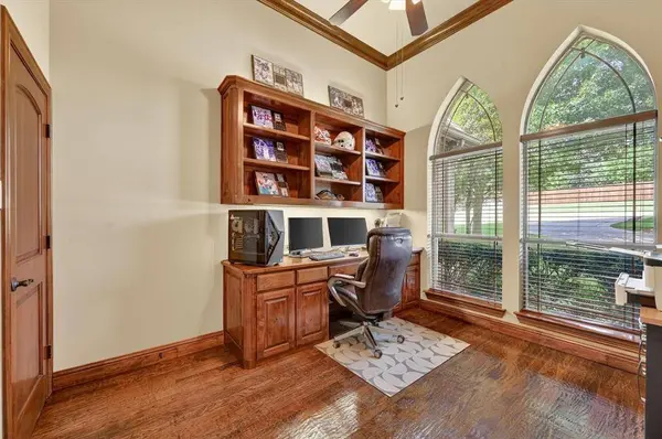 2313 Sandstone Court, Burleson, TX 76028