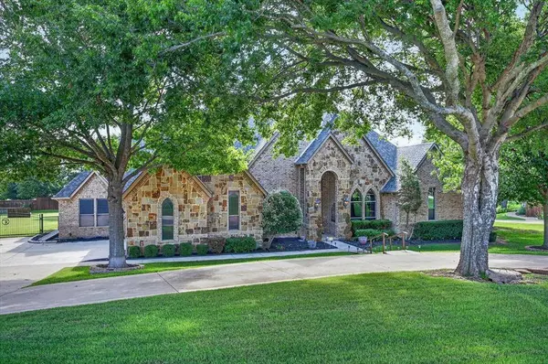 2313 Sandstone Court, Burleson, TX 76028