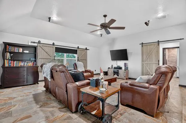1017 County Road 3555, Paradise, TX 76073