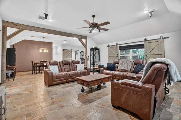 1017 County Road 3555, Paradise, TX 76073