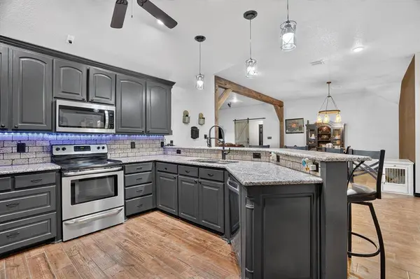 1017 County Road 3555, Paradise, TX 76073