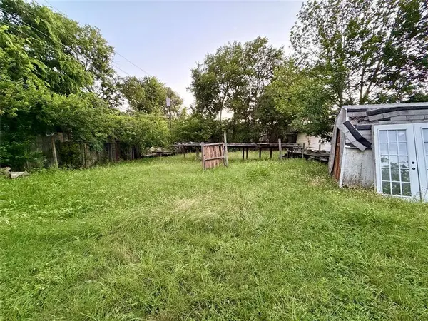 5111 Crowley Street, Sansom Park, TX 76114