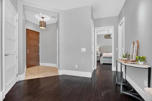 1301 Throckmorton Street #2401, Fort Worth, TX 76102