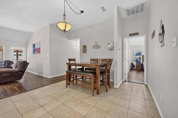 1144 Park Glen, Crowley, TX 76036