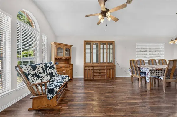 1144 Park Glen, Crowley, TX 76036