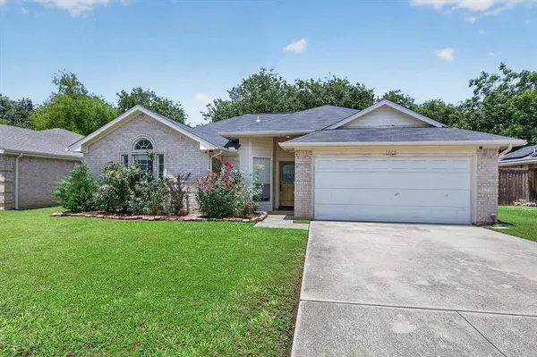 1704 N Bent Tree Trail, Grand Prairie, TX 75052