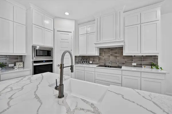 187 Honey Lane, Waxahachie, TX 75165