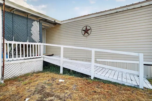 5703 N Sunchase Drive, Granbury, TX 76049