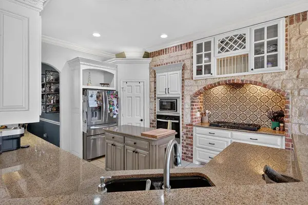 324 Arbor Lane, Haslet, TX 76052