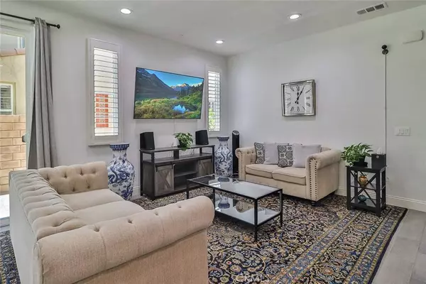 2928 Royal AVE, Simi Valley, CA 93065