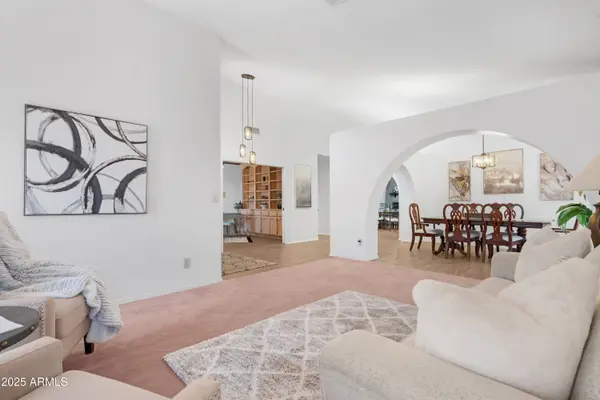 26637 S NEW TOWN Drive, Sun Lakes, AZ 85248