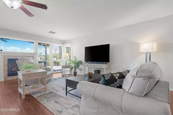 9102 E LAKEVIEW Drive, Sun Lakes, AZ 85248