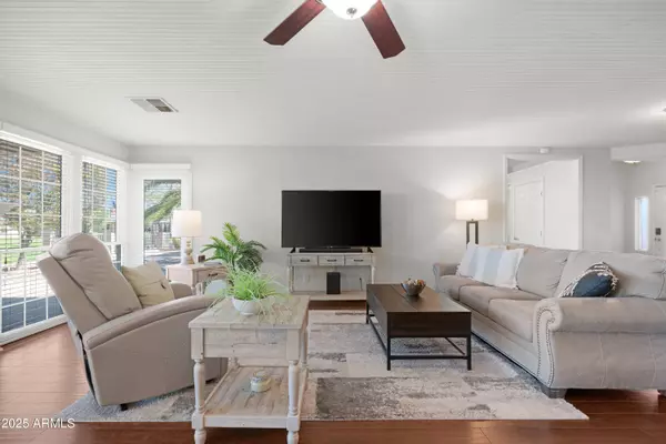 9102 E LAKEVIEW Drive, Sun Lakes, AZ 85248