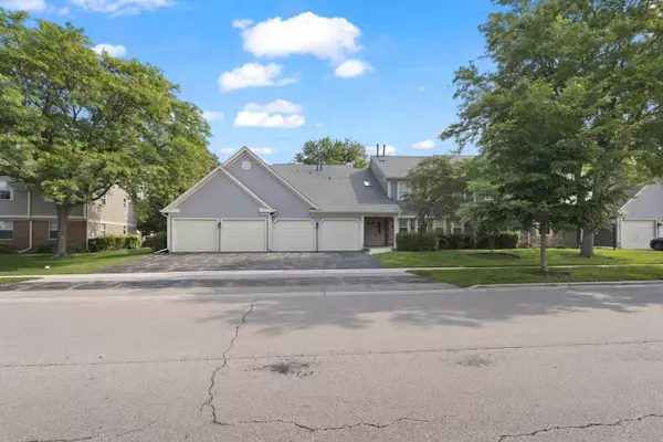78 Holmes WAY #W1, Schaumburg, IL 60193