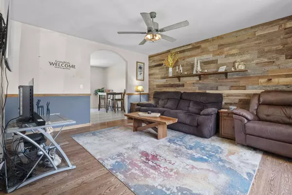 277 McMillan ST, Grayslake, IL 60073