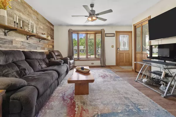 277 McMillan ST, Grayslake, IL 60073