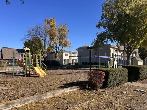 566 Chard CT, Grayslake, IL 60030