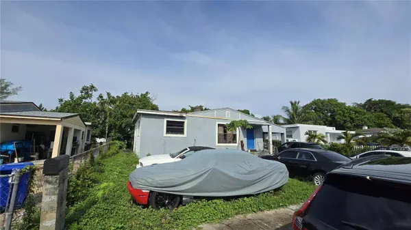 15694 NE 10TH CT, North Miami Beach, FL 33162