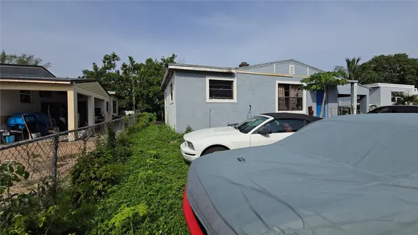 15694 NE 10TH CT, North Miami Beach, FL 33162