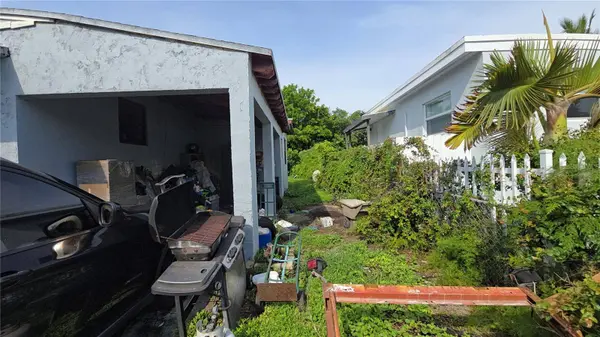 15694 NE 10TH CT, North Miami Beach, FL 33162