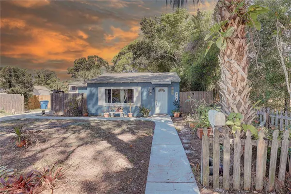 745 ALAMANDA WAY S, St Petersburg, FL 33705