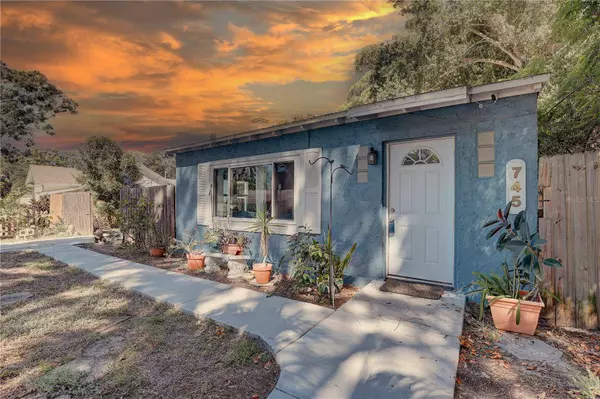 745 ALAMANDA WAY S, St Petersburg, FL 33705